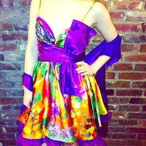 Floral fantasy cocktail dress Alyce size 4